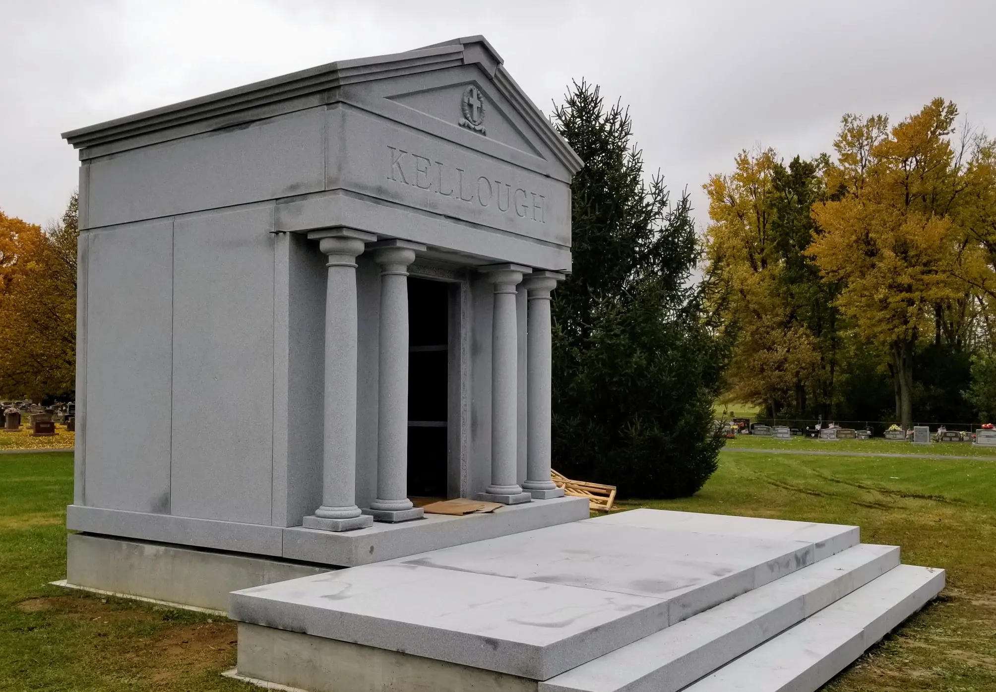 Custom Mausoleums in Central Ohio | Family Memorial Crypts